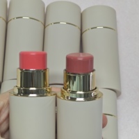 Geringe Mindestbestellmenge Hochpigmentierter Tragbarer Rouge-Stift Highlighter-Stift Foundation-Stift 3-in-1 Private Label Stabförmiges Make-up für das Gesicht