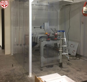 <span class=keywords><strong>PVC</strong></span> 내부 및 외부 격리 100% 프탈레이트 프리 <span class=keywords><strong>PVC</strong></span> 스트립 커튼 크리스탈 물 투명 <span class=keywords><strong>PVC</strong></span> 롤 커튼 - Product Image 2