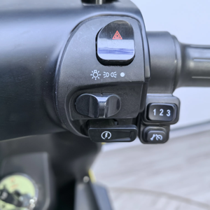 Motocicleta Eléctrica para Adultos TXL T08, 65 km/h, 2000 W, 72 V, Capacidad de Carga de 250 kg, Compra Verificada, Scooter de Largo Alcance, Corriente Continua - Product Image 2