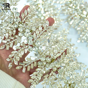Accessoires en pierre de cristal, décorations brillantes pour la tête, strass, nouveau design de mode, applique pour robe de soirée fleurie - Product Image 2