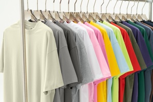 Nouveau T-<span class=keywords><strong>shirt</strong></span> en coton épais pour homme 2026, imprimé, assorti pour couple, avec lettres, style décontracté chic, minimaliste et polyvalent - Product Image 2