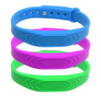 Bracelets RFID réglables réutilisables personnalisés Bracelet étanche 13.56MHz 213 Bracelet en silicone NFC 144 octets pour l'activité