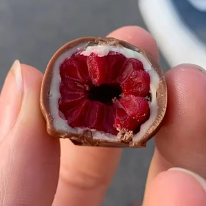 Nouvel Arrivage Hicey : Framboises enrobées de chocolat surgelées double couche, fraîches et surgelées, en gros - Product Image 2