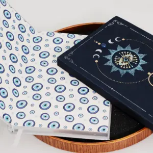 オカルト宗教はブランドロゴノートブックA4で青い目の刺Embroideryフロントカスタムページを信じています