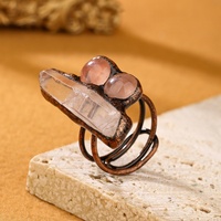 Bague ajustable unisexe en bronze plaqué, style rétro, avec colonne hexagonale en cristal blanc naturel et quartz rose, faite à la main