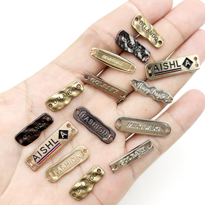 Etiqueta de Metal con Logotipo de Letras Metálicas Chapadas en Oro de Marca Personalizada, Diseño Decorativo para Sombreros, Zapatos, Bolsos, Ropa - Product Image 4