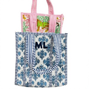 Sac fourre-tout matelassé en coton fait main pour femme avec chaînes, fermeture ouverte, résistant à l'eau, idéal pour l'été – Grande Vente - Product Image 1