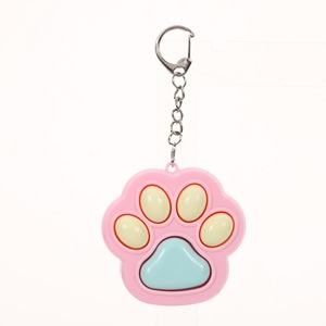 Atacado: Chaveiro Sensorial Pop It Patinha de Gato de Silicone para Alívio do Estresse, Brinquedo para Autismo, Pingente <span class=keywords><strong>Kawaii</strong></span> para Bolsa, Lembrancinha de Festa, Venda a Granel - Product Image 4