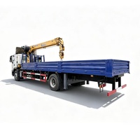 Grue de camion télescopique durable CLW 6.3T QYS6.3III, hauteur de levage 20m, pompe hydraulique, rayon de braquage court pour travaux municipaux et routiers