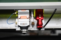Penggunaan ganda Gweike kecil 1300*2500mm akrilik lembaran kayu lapis mesin pemotong logam serat hibrida dan Co2 mesin pemotong Laser