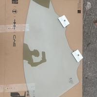 Solution complète pour vitres automobiles BYD Song Plus |   Pare-brise OEM + Vitres de porte + Vitre arrière + Vitre de toit 12680937-00 14220495-00