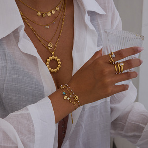 Ensemble de bijoux fantaisie pour femmes en acier inoxydable, design animalier, pour soirée, couleur or, collier, boucles d'oreilles et bagues - Product Image 2