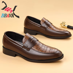 Zapatos de PU para Hombre, Nuevos, Formales de Negocios, Casuales, Sin Cordones, Estilo Británico Coreano, Punta Puntiaguda, Talla Grande, con Rayas y Plataforma - Product Image 3