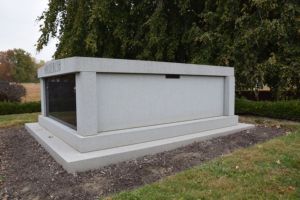 Unidades de Columbario y Mausoleo de Granito, Lápidas Exteriores de Estilo Americano Tradicional - Product Image 5