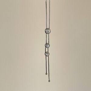 Collar con Colgante de Plata Pura S925, Estilo Antiguo, con Borla de Esmeralda, Cadena para Clavícula, Diseño de Hoja Rizada, Acabado Cepillado, con Zirconia como Piedra Principal - Product Image 4