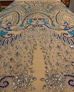 Tissu brodé floral de luxe avec perles et dentelle en cristal – Matière haut de gamme pour robes de soirée et textiles de mode - Product Image 3