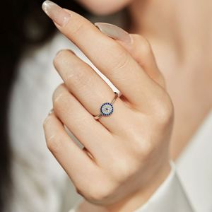 Bague Dylam élégante en argent sterling 925 avec œil rond saphir bleu et diamant, ornée de zircone cubique 5A et d'émail - Product Image 4