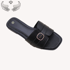 Sandales et pantoufles pour femmes de haute qualité, nouveau design estival, style décontracté, respirantes, marque privée, sandales légères - Product Image 3