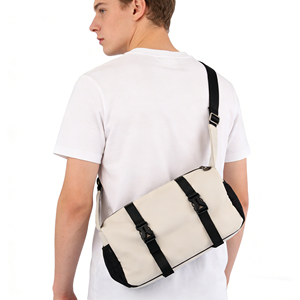 Sac messager sportif de grande capacité personnalisé sac de voyage à bandoulière unique en PU à la mode avec résistant aux rayures et <span class=keywords><strong>fermeture</strong></span> à glissière - Product Image 1