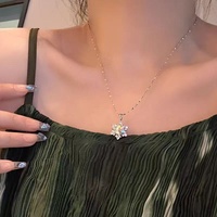Collier pendentif hexagramme en laiton plaqué or avec zircon pour femme, collier NFC minimaliste polyvalent et brillant, idéal pour un cadeau