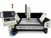 Machine de gravure CNC 3 axes sur mesure en métal avec commande NC Studio et moteur à roulement pour la fabrication de panneaux en aluminium, plaques en laiton et le traitement des plaques