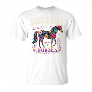 Camiseta colorida con diseño de caballos para una chica que ama los caballos - Product Image 2