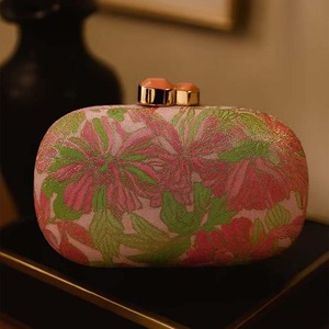 Pochette de soirée élégante et moderne en polyester à motif apparent avec chaîne, sac bandoulière pour femme, idéal pour banquets et dîners, fermeture magnétique - Product Image 2