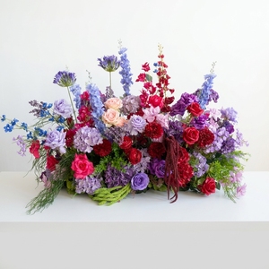ดอกลาเวนเดอร์สีม่วง ดอกอะกาแพนทัส และดอกเดลฟีเนียมสีแดงไวน์ สีแดงเข้ม สีม่วงเข้ม ดอกไม้ประดับตกแต่งกลางทางเดิน ดอกไม้ประดับทางเดิน ดอกอมารันธัส - Product Image 1