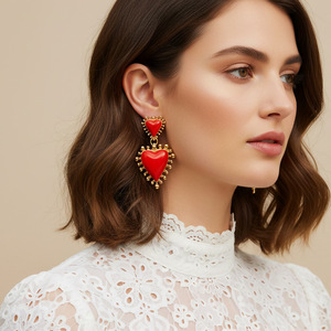 Pendientes de Corazón Doble en Oro Sólido de 14K con Circonita y Esmalte Rojo, Joyería de Lujo para Mujer, Pendientes de Corazón Sagrado para el Día de San Valentín - Product Image 2