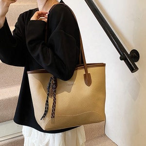 Nouvelle Collection d'Été Rétro Tendance <span class=keywords><strong>Grand</strong></span> <span class=keywords><strong>Sac</strong></span> Fourre-Tout en <span class=keywords><strong>Cuir</strong></span> pour <span class=keywords><strong>Femme</strong></span> Simple <span class=keywords><strong>Sac</strong></span> à Main Porté Épaule d'Inspiration Coréenne <span class=keywords><strong>Sac</strong></span> de Niche - Product Image 4