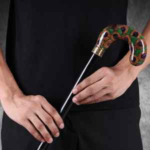 Bâton de marche élégant en résine et bois, conçu pour un confort, une durabilité et un soutien élégant lors de la marche quotidienne - Product Image 3