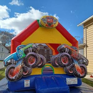 Castillo Inflable con Forma de Camioneta Monstruo y Pista de Obstáculos para Alquiler y Carnavales - Product Image 3