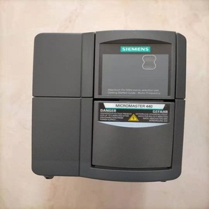 Unidad de Control de Caja de Cambios Siemens Mc2omaster 440 para Sistemas de Automatización Industrial - Product Image 3