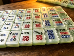 Ensemble de Mahjong américain de luxe personnalisé de 160 tuiles, en acrylique vert jade nacré, avec règles NMJL, cadeau de Mahjong de luxe - Product Image 3