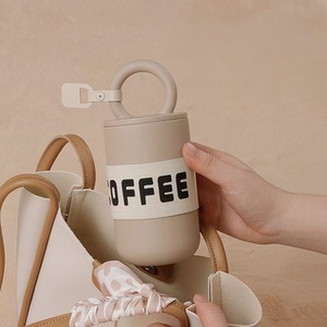 Fácil de <span class=keywords><strong>llevar</strong></span> portátil de acero inoxidable aislado al vacío 18/8 botella de agua taza de café con asa taza de regalo de Navidad personalizada - Product Image 2