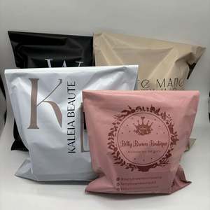 Sac d'expédition en polyéthylène biodégradable avec logo personnalisé pour l'emballage des vêtements, enveloppe d'expédition en plastique beige, sac polymailer - Product Image 6