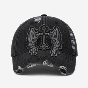 Gorra Deportiva Ajustable de 6 Paneles de Sarga de Algodón con Logotipo Personalizado T&L y Bordado Aplicado - Product Image 2