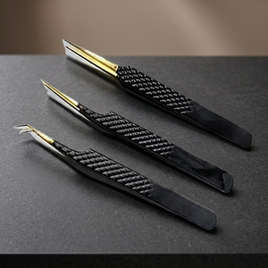 Pince à épiler ASAP écologique et durable en acier inoxydable de 10 mm, à pointe angulaire et lisse, revêtement noir, pour les soins de beauté essentiels et les cils - Product Image 3