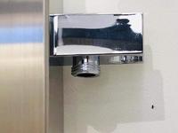Robinet de salle de bain simple en acier inoxydable brossé économique, colonne de douche de haute qualité avec jets de spa en cascade et massage de pluie