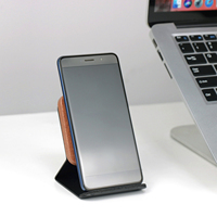 Support de téléphone magnétique portable de style moderne Chargeur magnétique sans fil en bois Support de téléphone pour bureau à domicile