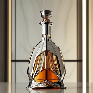 Bouteilles en verre plat en relief <span class=keywords><strong>haut</strong></span> <span class=keywords><strong>de</strong></span> <span class=keywords><strong>gamme</strong></span> 700ml/750ml forme unique pour bouteilles vides <span class=keywords><strong>de</strong></span> vodka whisky <span class=keywords><strong>gin</strong></span> et liqueur avec bouchons - Product Image 1