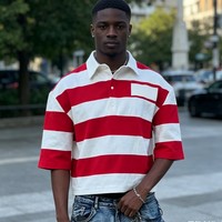 Polo Corto a Rayas Rojas y Blancas para Hombre, Estilo Oversize con Manga 3/4, Bolsillo de Parche, Top Corto de Rugby para Streetwear