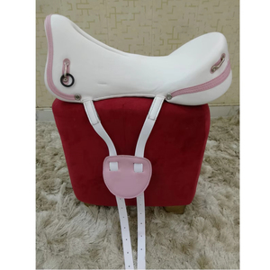Selle de cheval en cuir robuste, conçue pour l'équitation d'endurance, offrant stabilité, équilibre et performances durables. - Product Image 1