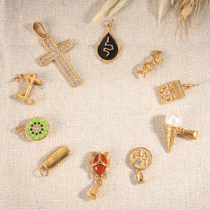 Accesorios de Joyería Dijes Colgantes para Pulsera y Collar en Acero Inoxidable Chapado en Oro de 18K Fabricante de Dijes de Alta Calidad - Product Image 6