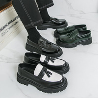 Chaussures décontractées en cuir à bout rond et semelle épaisse, grande taille 46, à enfiler avec pompons, style coréen, mocassins bas pour homme, idéales pour le printemps