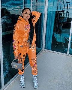 Graffiti Streetwear inverno caldo due pezzi Set tuta donna donna felpe con cappuccio + pantaloni da donna abbinati completi felpe - Product Image 1