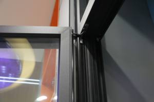 หน้าต่างบานอลูมิเนียมเคลือบสองชั้นป้องกันผลกระทบจากพายุเฮอริเคนเยอรมันได้รับการรับรองจาก phi หน้าต่างบานกระจกสีเขียว - Product Image 5