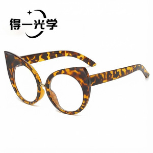 แว่นกันแดดทรงแคทอาย กรอบพีซี ป้องกันแสงสีฟ้า สำหรับทุกเพศ - Product Image 2