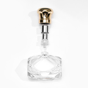 Elegante <span class=keywords><strong>Alien</strong></span> <span class=keywords><strong>Perfume</strong></span> Botellas de vidrio 30ml 50ml 100mL Diseño irregular con aleación Tapa de zinc Bomba Pulverizador OEM Embalaje personalizable - Product Image 6