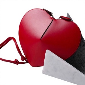 Borsa a Tracolla in Pelle a Forma di Cuore con Logo Personalizzato, Borsa Clutch da Donna, Produzione Certificata BSCI - Product Image 1